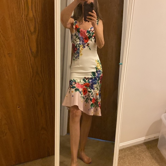 Venus dress size XS gorgeous! - Picture 2 of 16